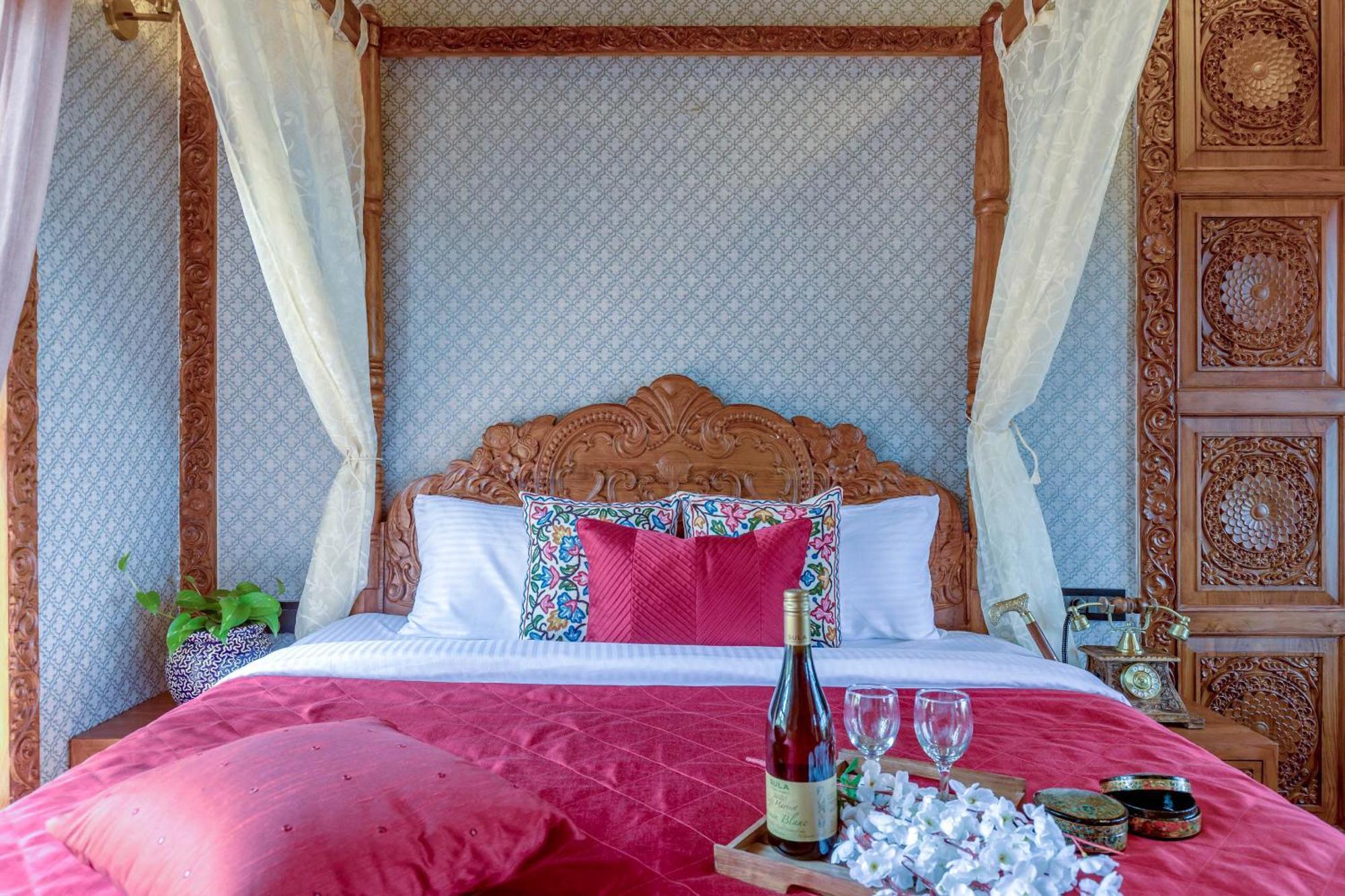 Dio Regaalo Theme Resort, Ratnāgiri Extérieur photo